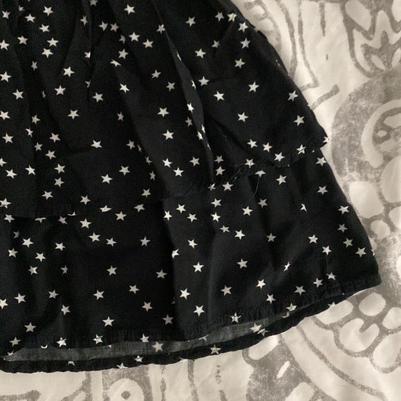 Subdued Ruffle Mini ⭐️ ⭐️ ⭐️ - Picture 3 of 4